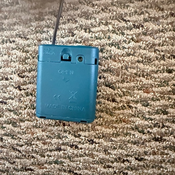 Inflatable Velociraptor Costume - Blue Child one size fits most. Up to 5’1” NWT - Picture 13 of 13